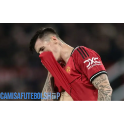 O ex-jogador do Manchester United Paul Parker questionou a contratação de Cesc Fàbregas pela Ineos